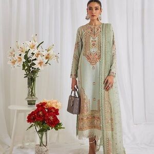 Faiza Saqlain luxury lawn